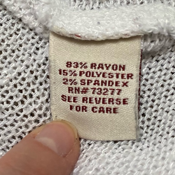 Mudd Size S White V-Neck Top - Picture 5 of 6